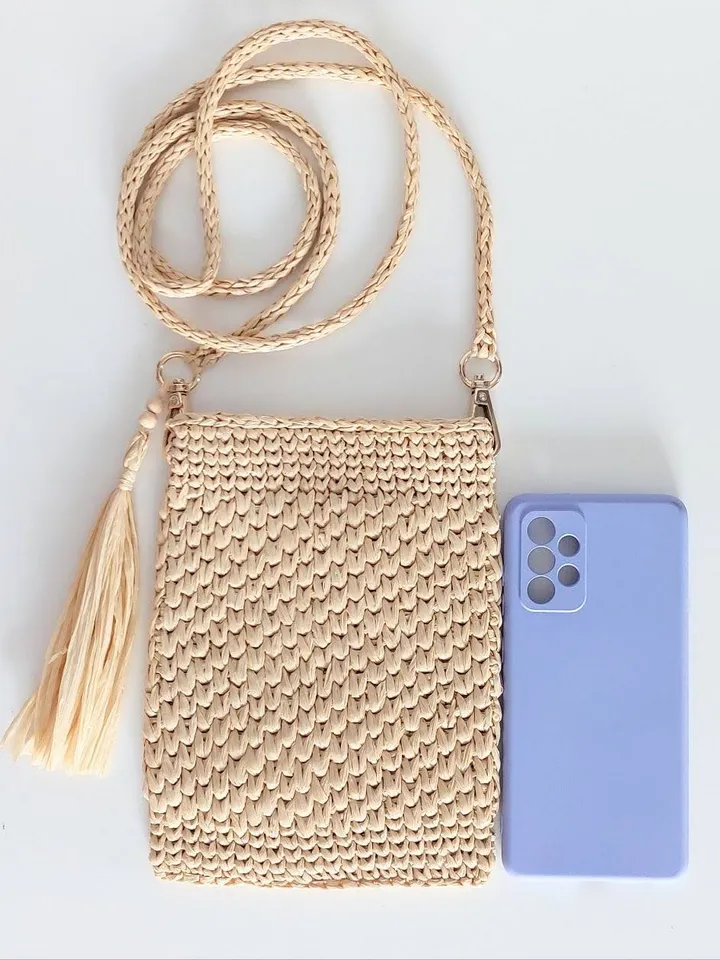 Straw hat and a little bag-a great beach outfit!