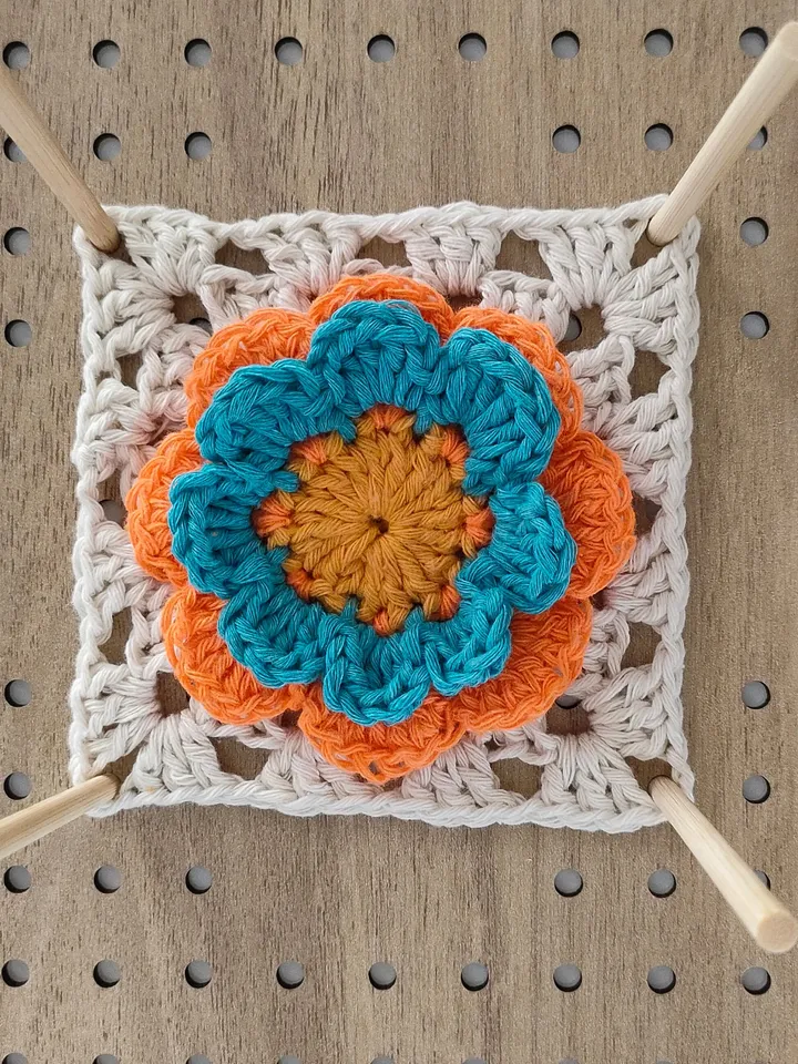 Granny square crochet pattern, flower square, 3D flower crochet, easy crochet pattern