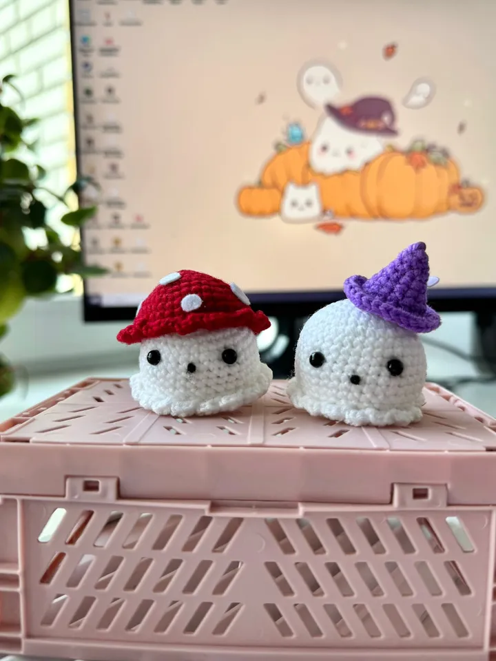 4 in 1 Crochet Pattern little ghosts in hats, LOW SEW, set hats, halloween crochet, pumpkin, no sew
