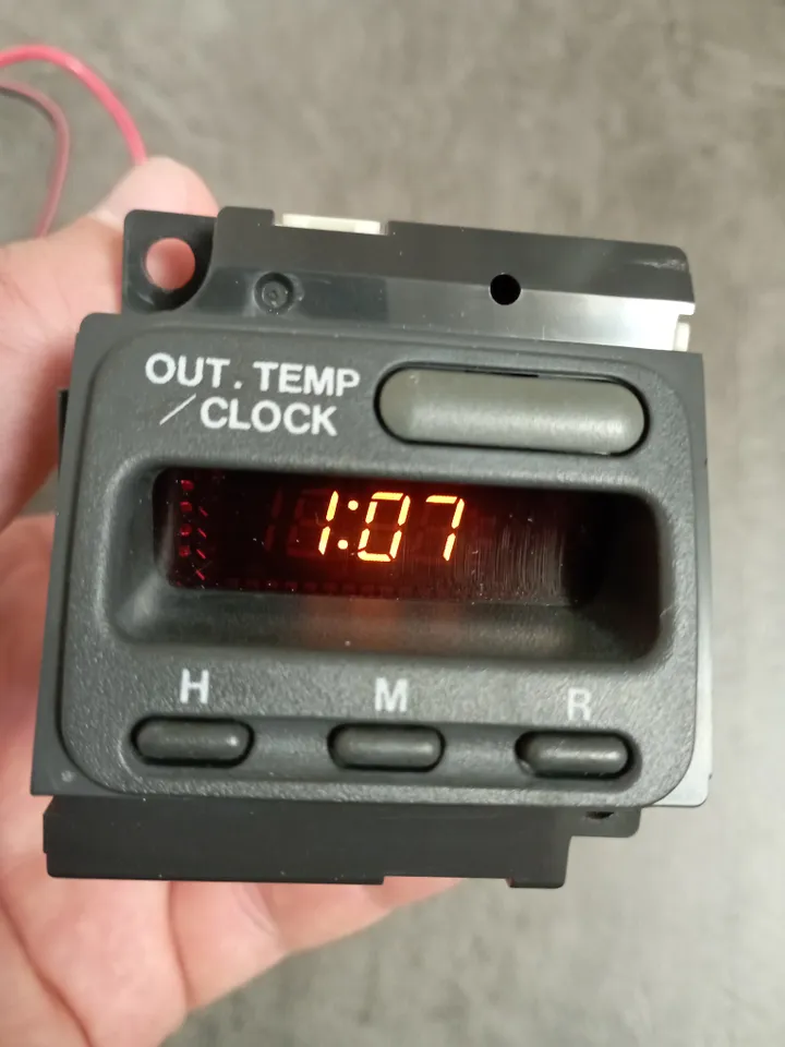 JDM 1997-2001 Honda CR-V Clock RD1 Tested Working & Red Hazard Switch