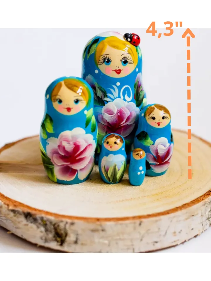 Matryoshka wooden 4,3” souvenir. Set of 5 dolls in 1.