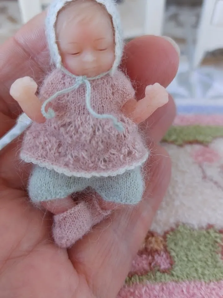 Miniature knit clothes  for ZURU mini baby doll 2,5 inches