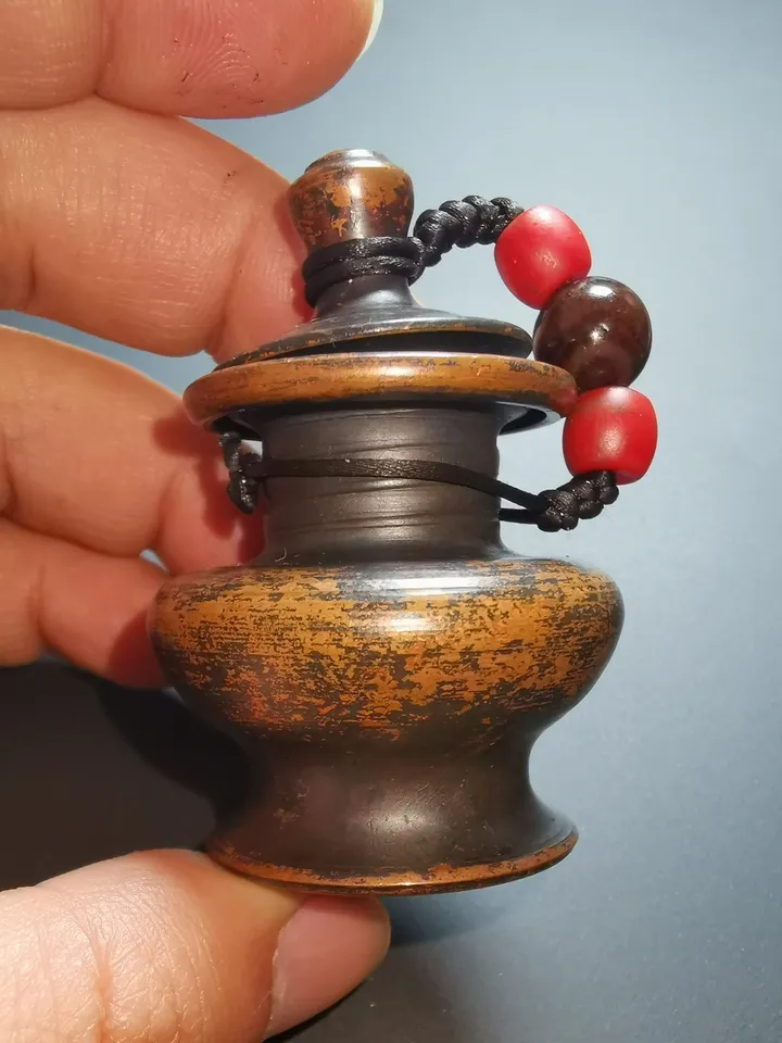 Gandhanra Vintage Mini Copper Jar with Lid,Handmade in Tibet, for Collectibels and Ornament