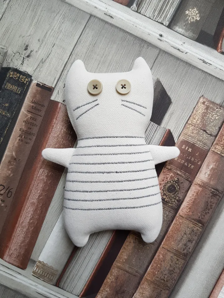 Cat sewing pattern PDF, digital tutorial in english, stuffed animal sewing diy