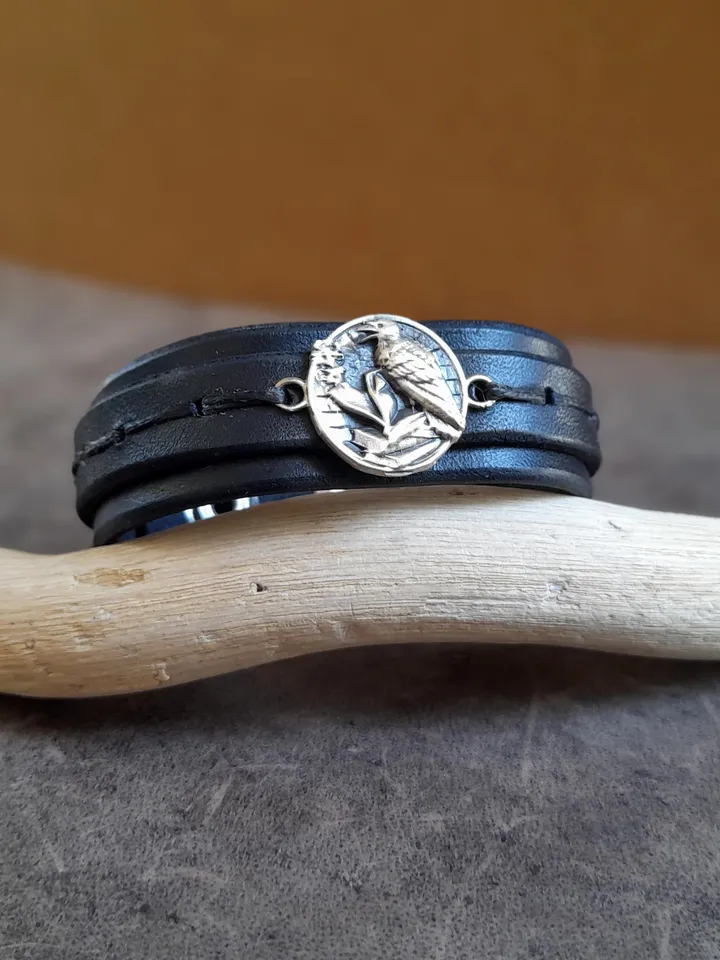 Black Raven Bracelet, Handmade Adjustable Full Grain Leather Cuff, Men Bracelet, Crow Pendant Bangle, Minimalist Gothic Leather Jewelry