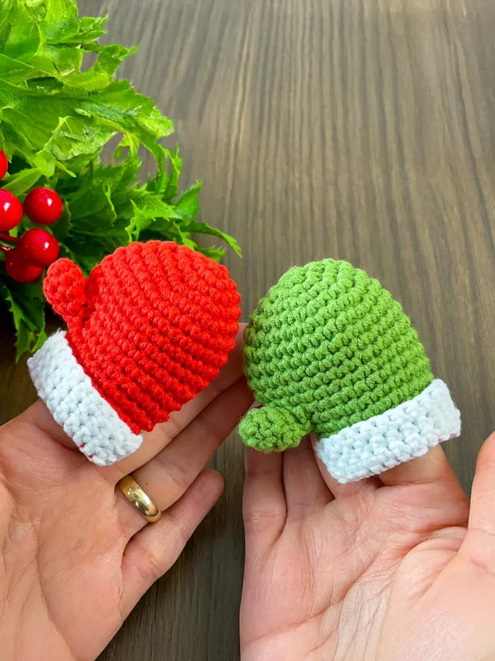 Crochet Christmas Mitten Ornament Pattern, DIY Holiday Amigurumi Decoration, Red Festive Crochet Gift Tutorial PDF