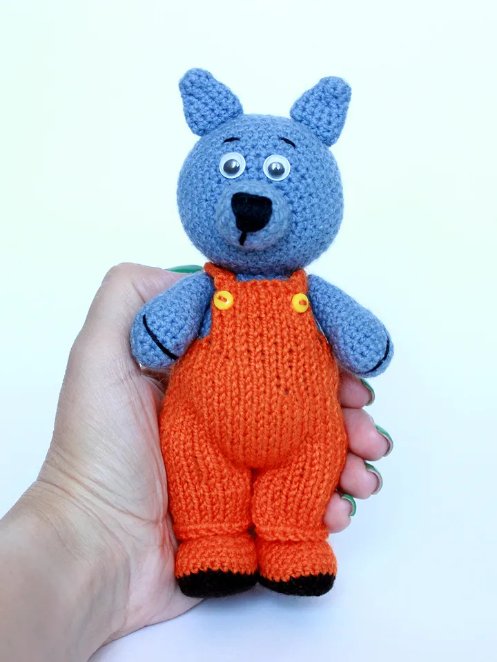 Crochet wolf toy amigurumi pattern, wolf doll crochet pattern, standing wolf plush pattern, toy wolf tutorial, toy wolf pattern loup crochet