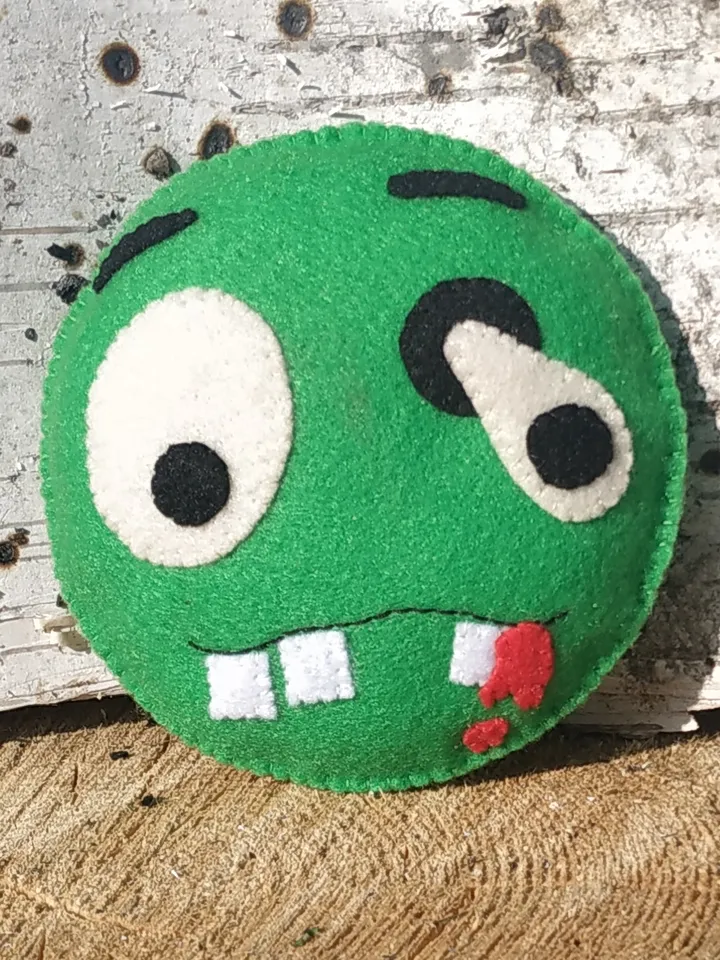 Halloween zombie, zombie ornament, Halloween ornament, Halloween décor, plush zombie toy, Halloween gift, felt zombie toy, Halloween decoration, autumn thanksgiving, baby room décor, felt animals toy, party favors
