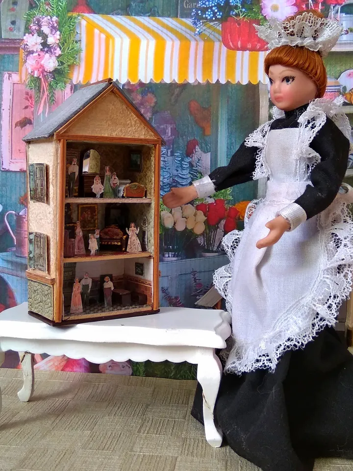 Miniature roombox for a doll house.1:12 scale.