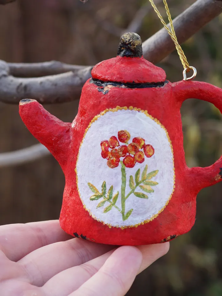 Spun cotton kettle, cute ornament, spun cotton ornament, red vintage enamel kettle