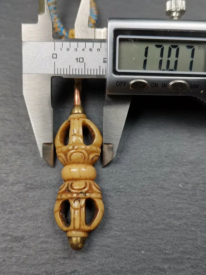 Gandhanra Old Tibetan Kapala Leg Bone Vajra Amulet | Blessed Dorje Pendant | Hand-Carved Tibetan Artifact | 41mm × 17mm