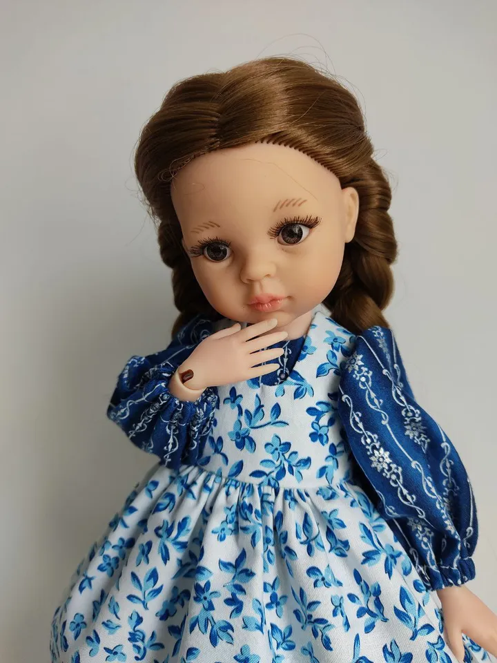 PDF sewing pattern for Paola Reina dolls.