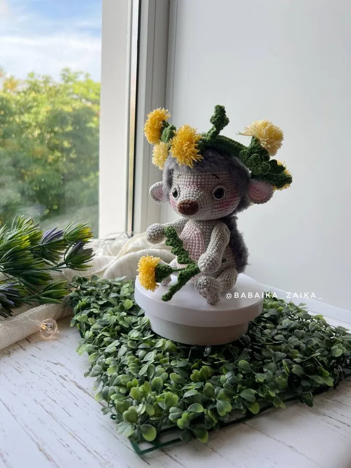 PDF Crochet Pattern Hedgehog in a Dandelions, Amigurumi pattern, Crochet Cute Funny Animal, Forest animal, Realistic amigurumi pattern