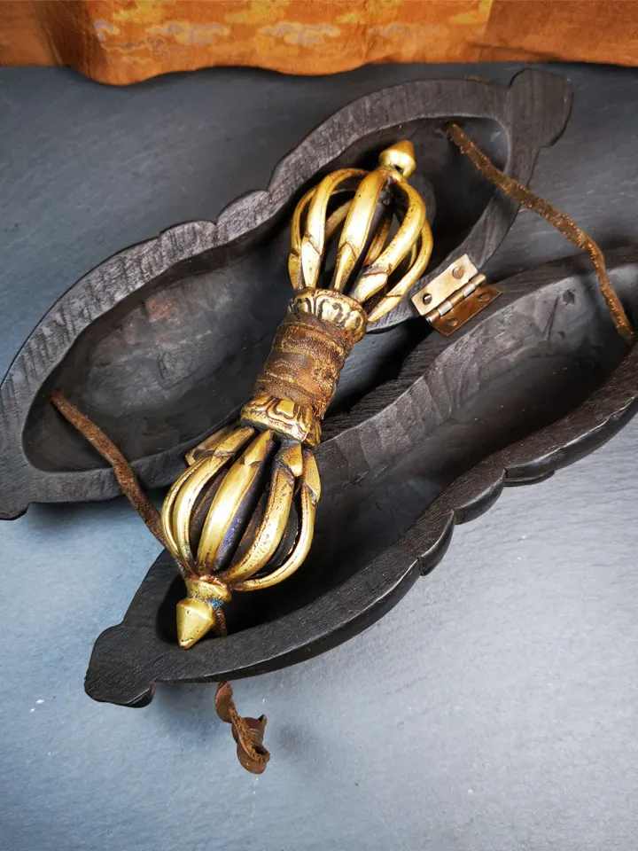 Gandhanra Powerful Vintage Vajra Dorje with Wooden Case ,Tibetan Tantric Buddhism (Vajrayana) Ritual Implement,Handmade in Nepal,7.0&quot;