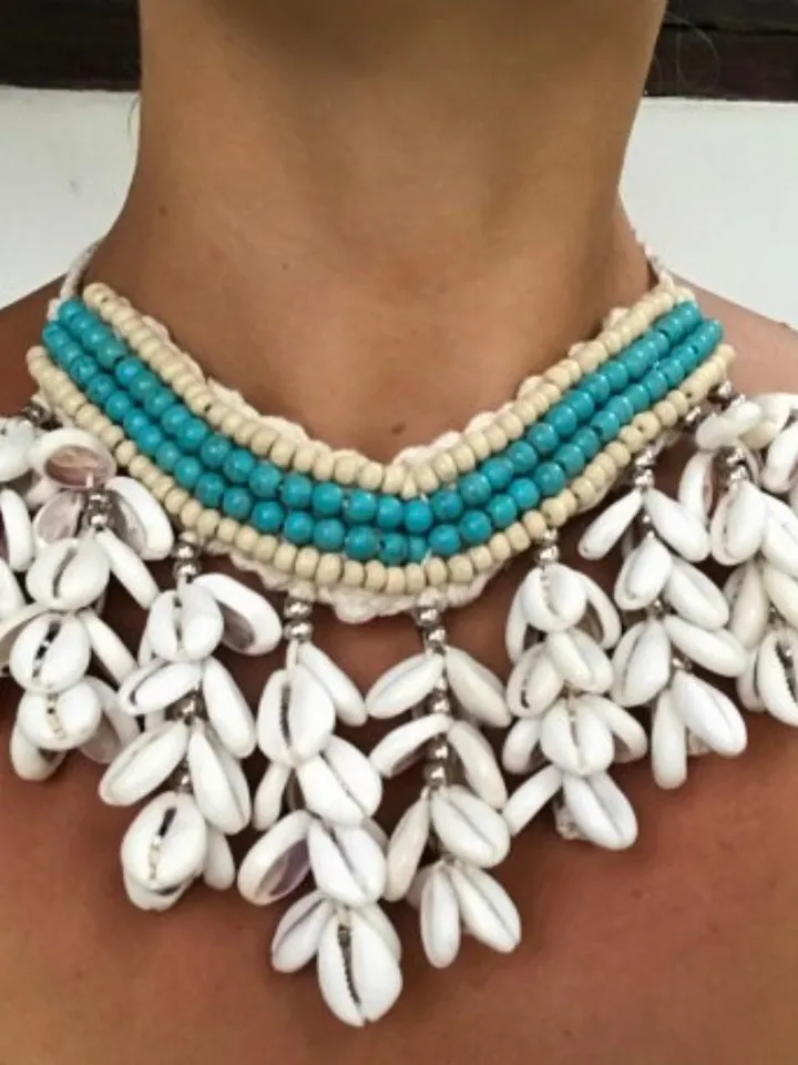 Handmade shell choker necklace macrame, cowrie chocker handmade white turquise, big shell choker, bohemian necklace shells, boho coachella