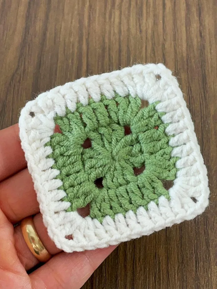 Two Color Solid Granny Square Crochet Pattern PDF for Beginners, Easy Crochet Motif Tutorial, DIY Blanket Patch, Instant Download Pattern