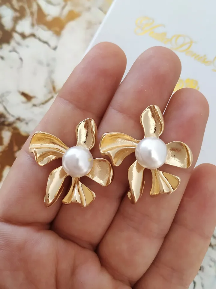 Art Deco Flower Wedding Earrings, Boho Bridal Earrings, Pearl Chandelier Statement Earrings, Floral Statement Bridal Jewelry Bridesmaid Gift