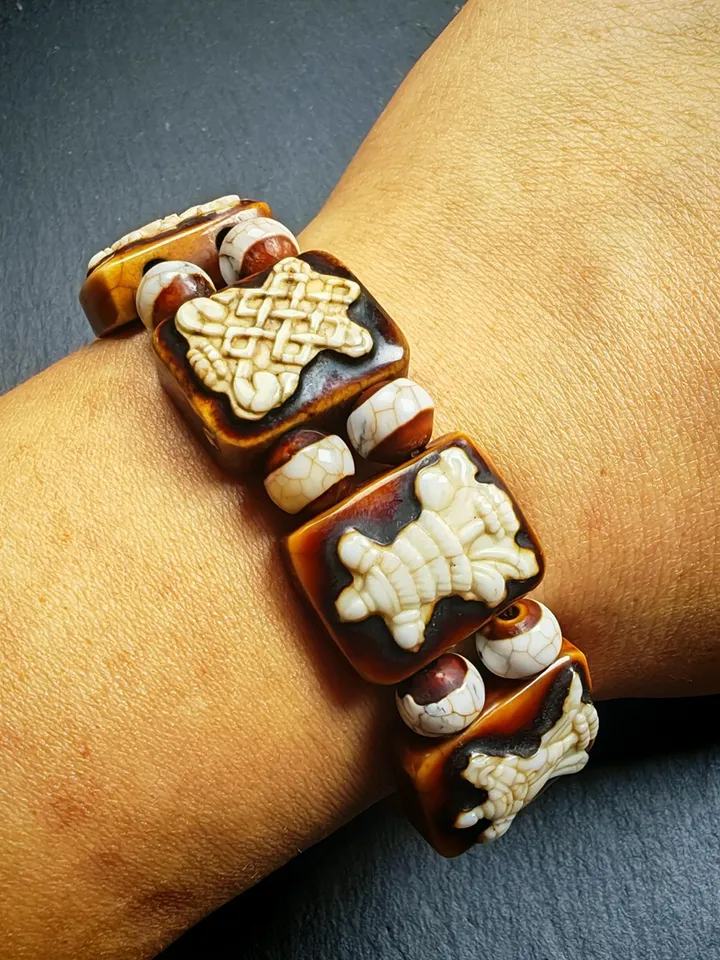 Gandhanra Tibetan Dzi Agate Ashtamangala Bracelet | Eight Auspicious Guardian Symbols | Blessed from Derge Tibet