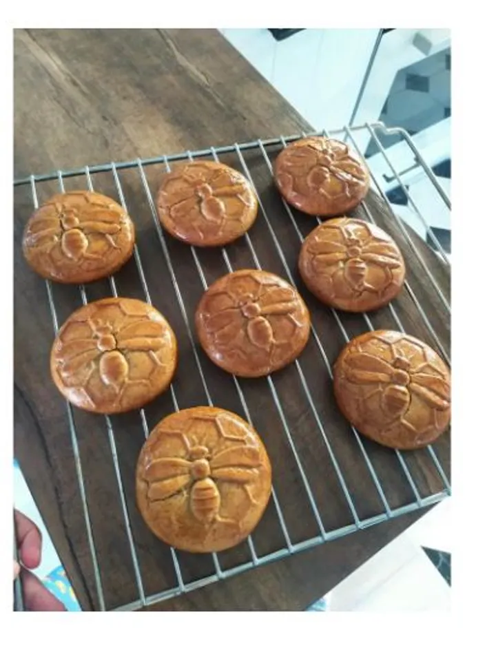 bee Embossed cookie mold, cookie cutter, wooden mold, Wooden stamp stamp for gingerbread cookies springerle stamp