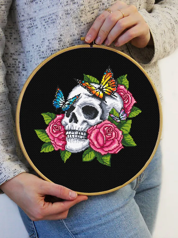 Human skull with flowers cross stitch pattern PDF download Gothic cross stitch chart, Day of the dead, Floral skull embroidery PDF #H59