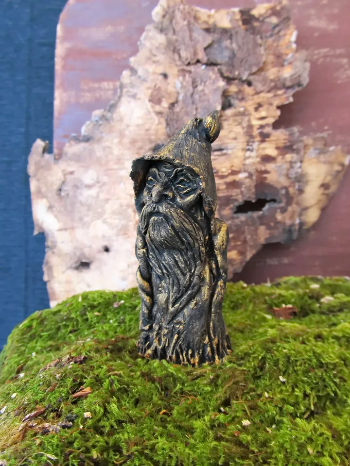 Merlin figurine Old wizard Sorcerer Magician Druid Pagan hood doll Altar Figurine Collectible figure Statue magic room Aalchemist Witchcraft