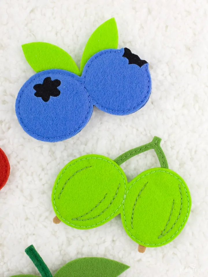 Felt Berries Free Pattern