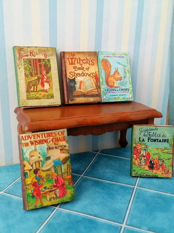 Dollhouse book set in 1:12 scale. Handmade.