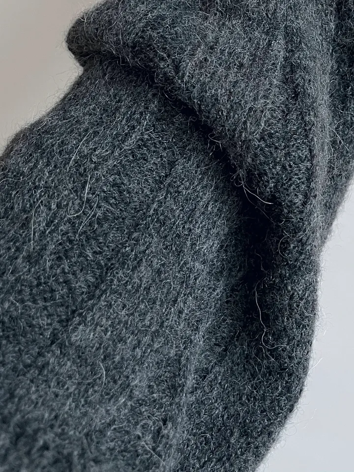 Women's grey alpaca sweater c-neck