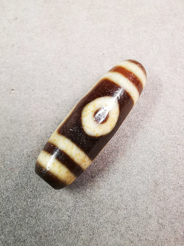 Gandhanra Tibetan 3 Eyed Dzi Bead,Tibetan Chung,Wealth Amulet,Small Size 36*11 mm
