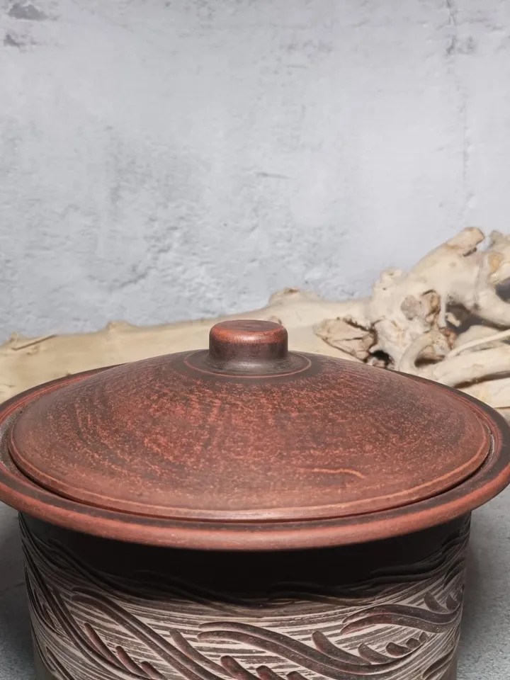 Ceramic Casserole of Red clay. Handmade pottery clay 59.83 fl.oz