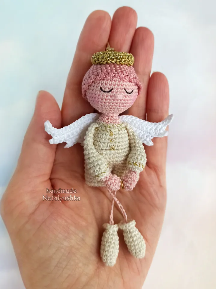 Christmas Angel boy with heart, Keychain, Little crochet Angel, Christmas gift