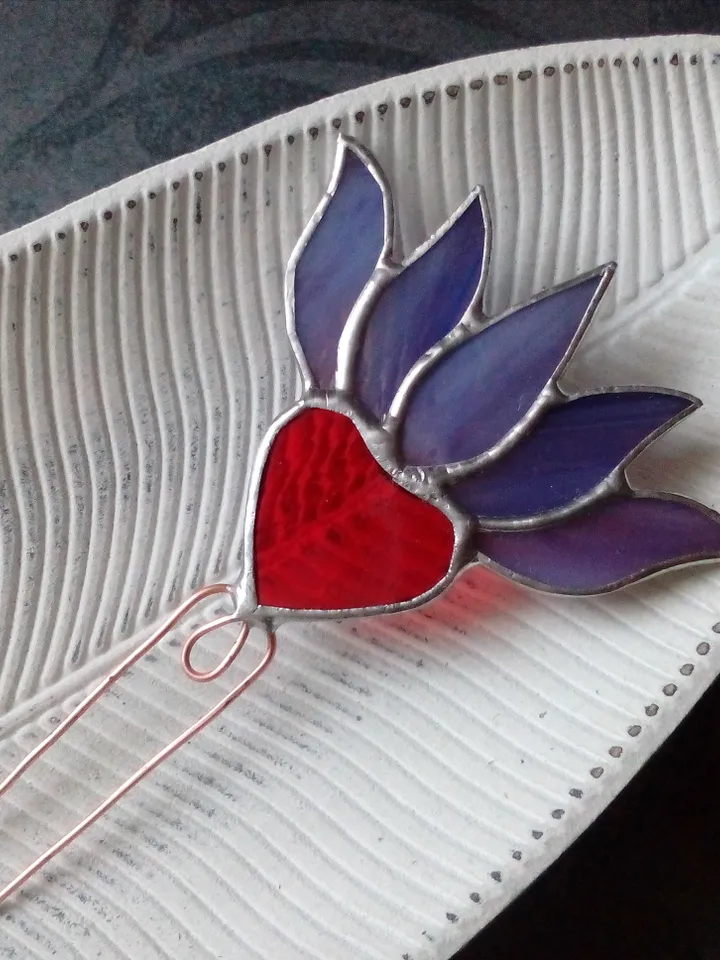 Purple lotos flower, Garden art, Glass flower, Plant pot glass stake. Stain glass plant, heart flower pot pole