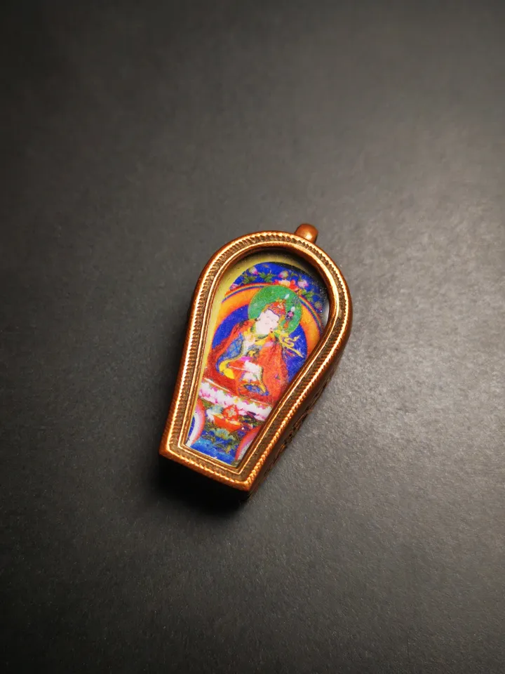 Gandhanra Antique Handmade Gau Ghau Shrine,Guru Rinpoche Gau Amulet, Mini Tibetan Buddhist Altar Amulet Pendant,Made of Red Copper