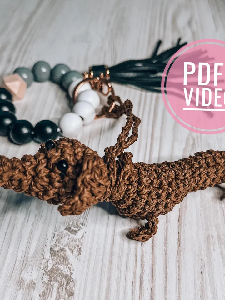 Crochet pattern dachshund pendant digital instant download and video tutorial, bags charm, pet creature crochet, keychain badger dog crochet
