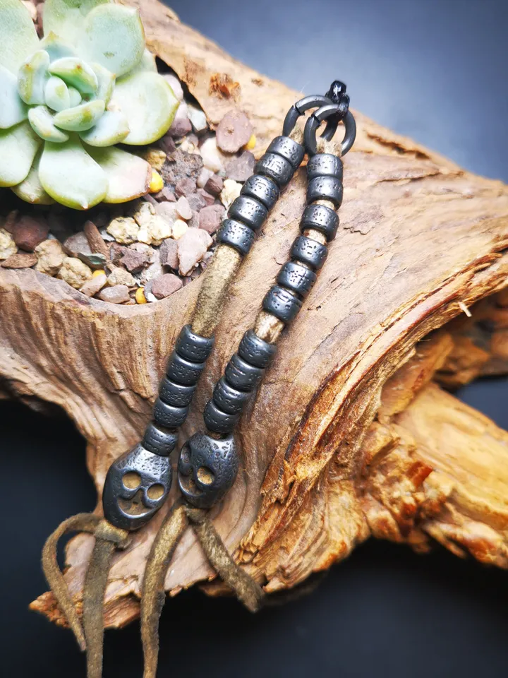 Gandhanra Handmade Tibetan Buddhist Mala Counters,Prayer Bead Counters,with Skull Sītavana Pendant, Made of  Cold Iron