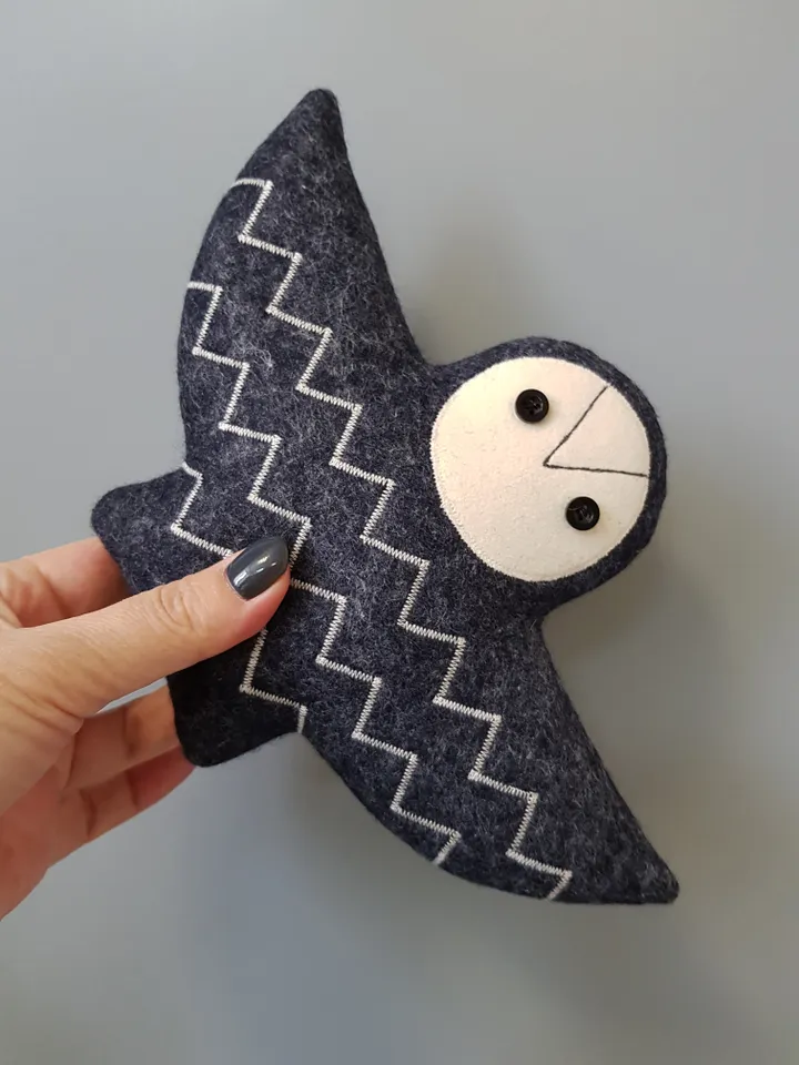 Black Felt Owl sewing pattern PDF, digital tutorial in english, Halloween doll pattern, felt doll diy