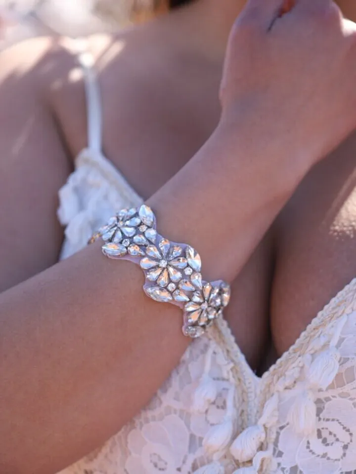 Boho Wedding Bracelet, Vintage Bridal Cuff Bracelet, Swarovski Crystal Wedding Cuff Bracelet, Flower Wedding bracelet, Boho Bridal Jewelry