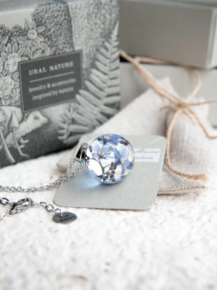 Forget me not necklace. Real Forget me not flowers jewelry. Dried flowers resin jewelry. Blue forget-me-nots flower gift