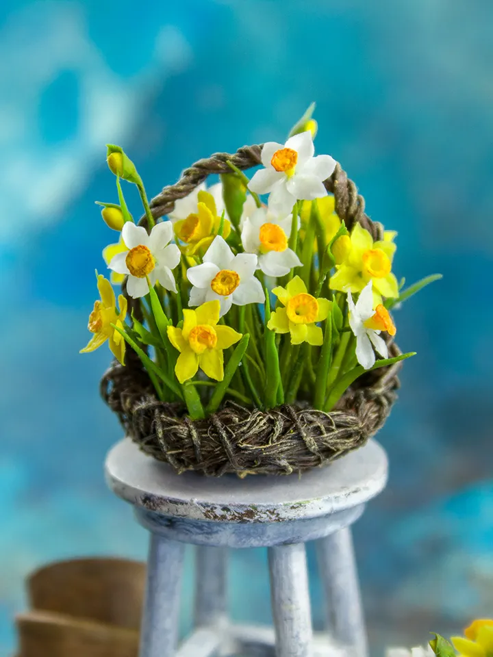 TUTORIAL miniature daffodils from air dry clay in a basket
