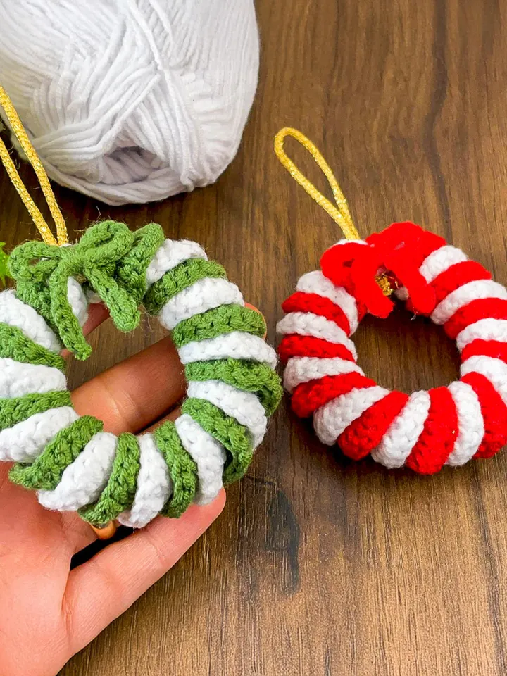 Candy Cane Wreath Crochet Pattern, Christmas Ornament PDF, DIY Holiday Wreath Tutorial, Beginner Friendly Crochet, Handmade Décor Idea