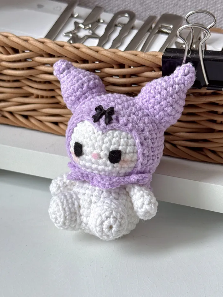 crochet pattern kuromi, PDF file US terms, kuromi keychain pattern, crochet keychain
