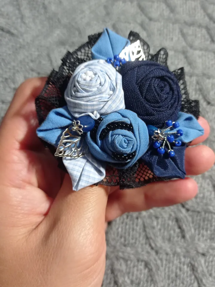 brooch pin blue flowers
