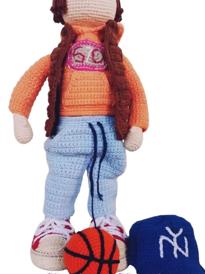 Jonte Sports Doll โ 33 cm Crochet Basketball Doll โ Articulated Amigurumi โ Handmade Cotton Collectible Gift for Kids or Adults
