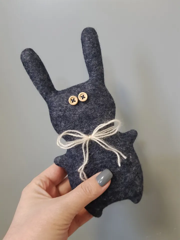 Felt Rabbit sewing pattern PDF, digital tutorial in English, Felt doll diy