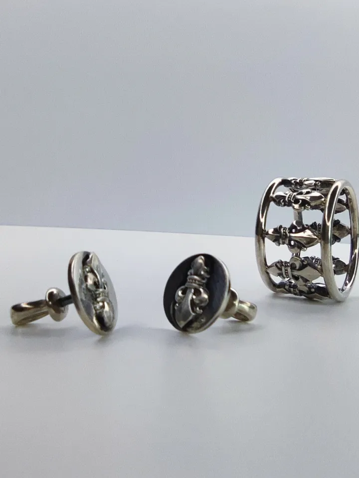 Earrings studs - Fleur de lis - Heraldic Lily