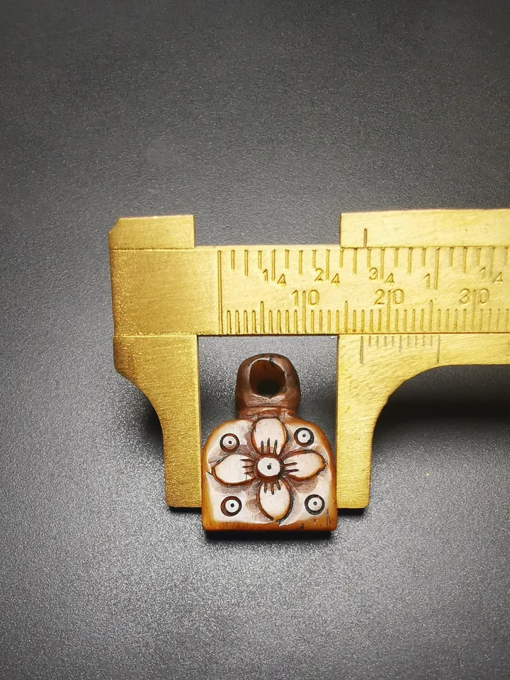 Yak Bone Carved Gesang Flower Pendant,Bead Counter Clip Pendant for Mala, Prayer Bead Accessories,Gandhanra Tibetan Amulet