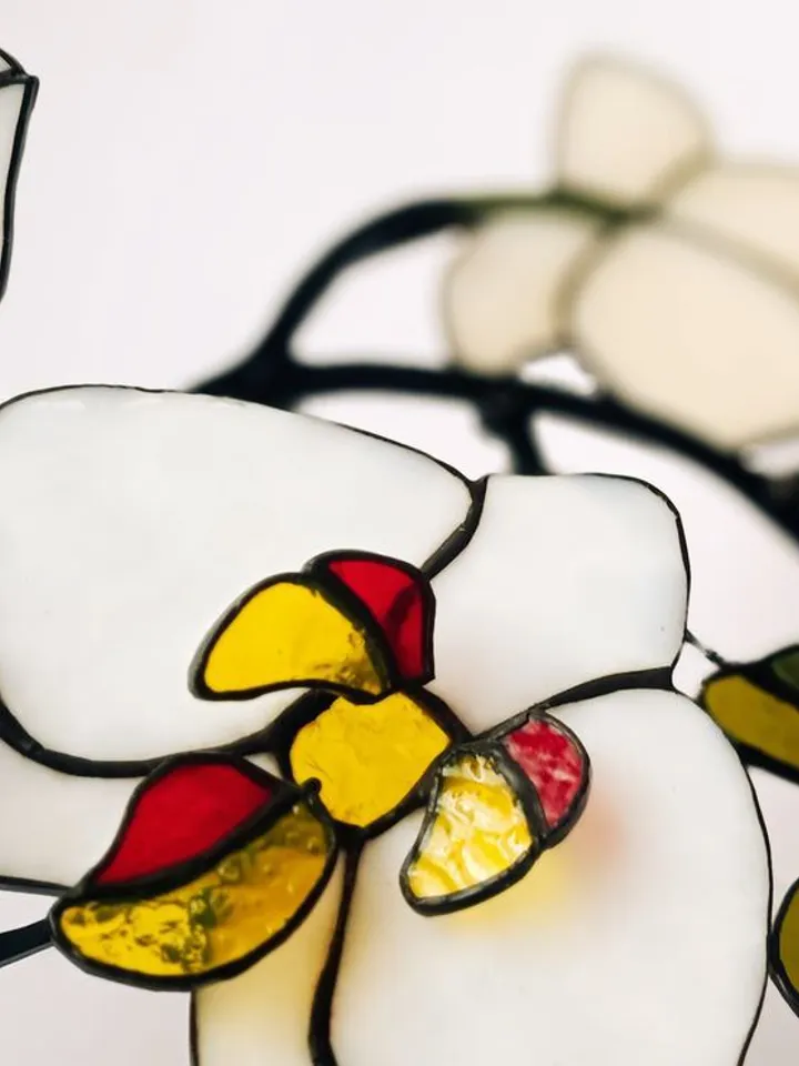 Stained Glass of Snow White Orchids, Snow White Orchid Stained Glass, Stained Glass Artwork: Snow White Orchids, Snow White Orchid Glass Artwork, Snow White Orchid Stained Glass Design, Snow White Orchids in Stained Glass