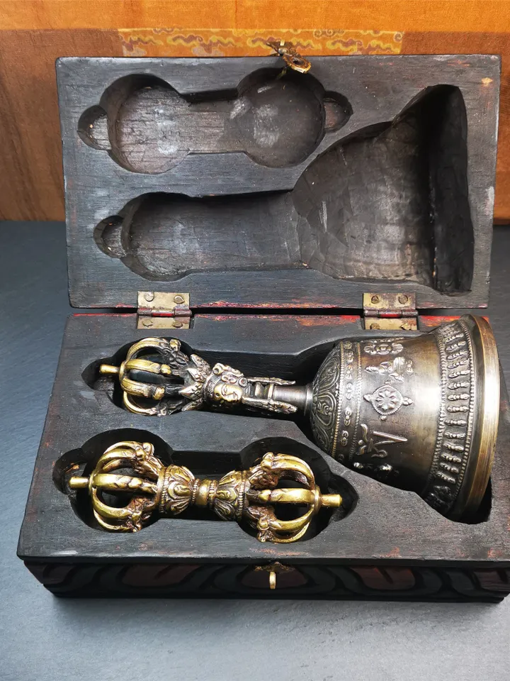 Gandhanra Vintage Vajra and Bell Set,Tibetan Tantric Buddhism (Vajrayana) Ritual Implement,Handmade in Nepal,7.0"