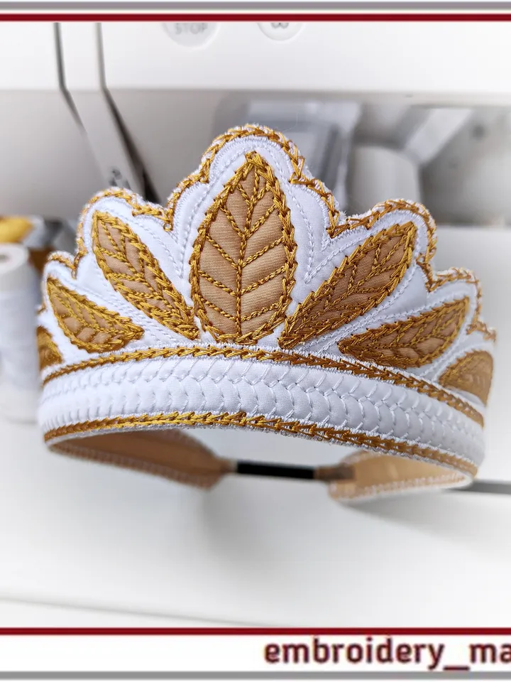In the hoop embroidery design Kokoshnik or Tiara with quilting and leaf appliqué