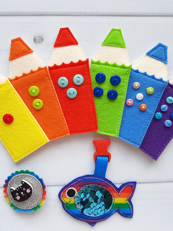 Color sorting Quiet book Pattern , Felt activity book pattern pdf, Soft sensory book template, Busy book sewing ideas for toddler